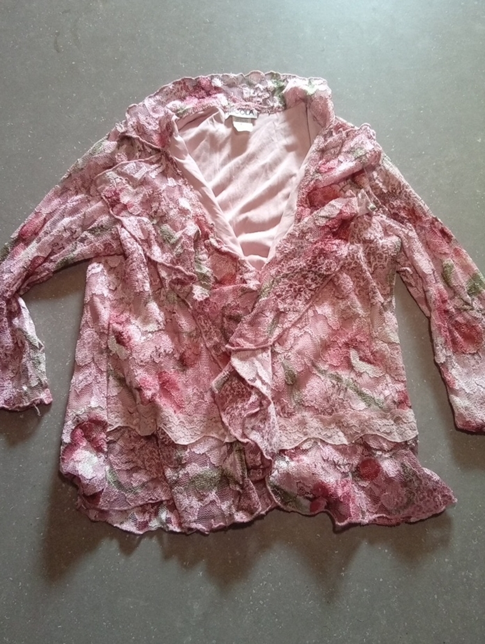 Vintage Made In usa. NICOLA Pink Floral Lace Ruffle Blouse